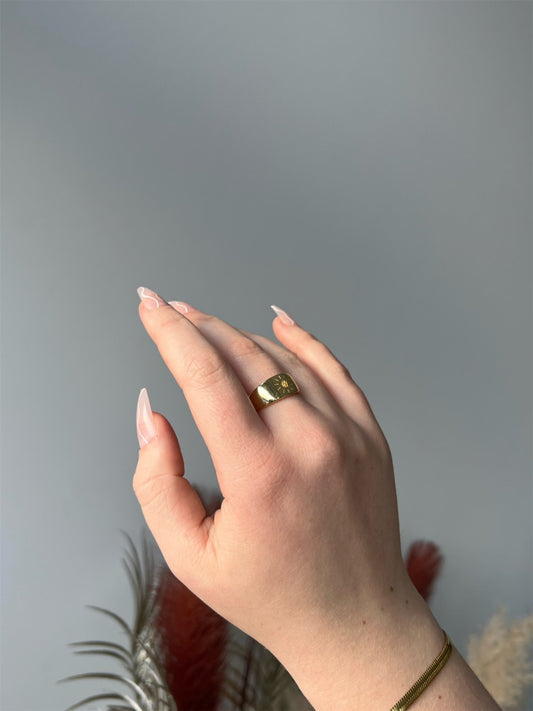 Apollo Ring - Gold - at home
