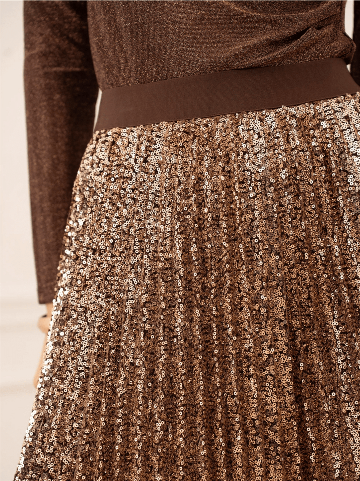 Diana Sequin Skirt - Choco - at home