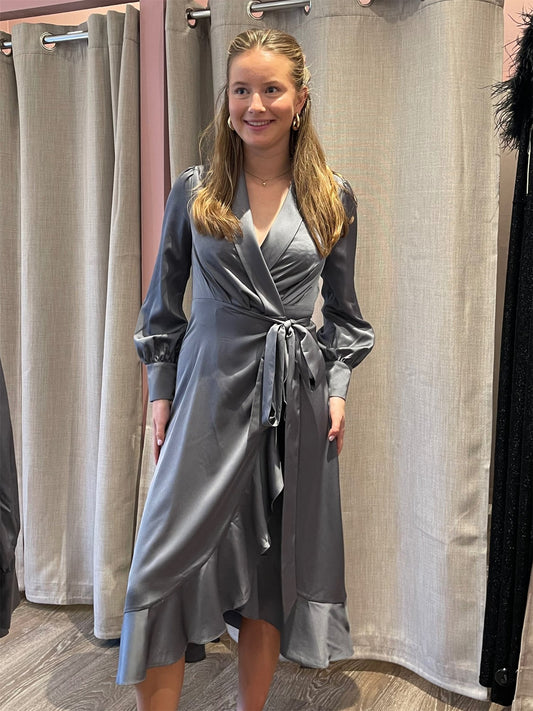 Iza Midi Dress - Grey - at home