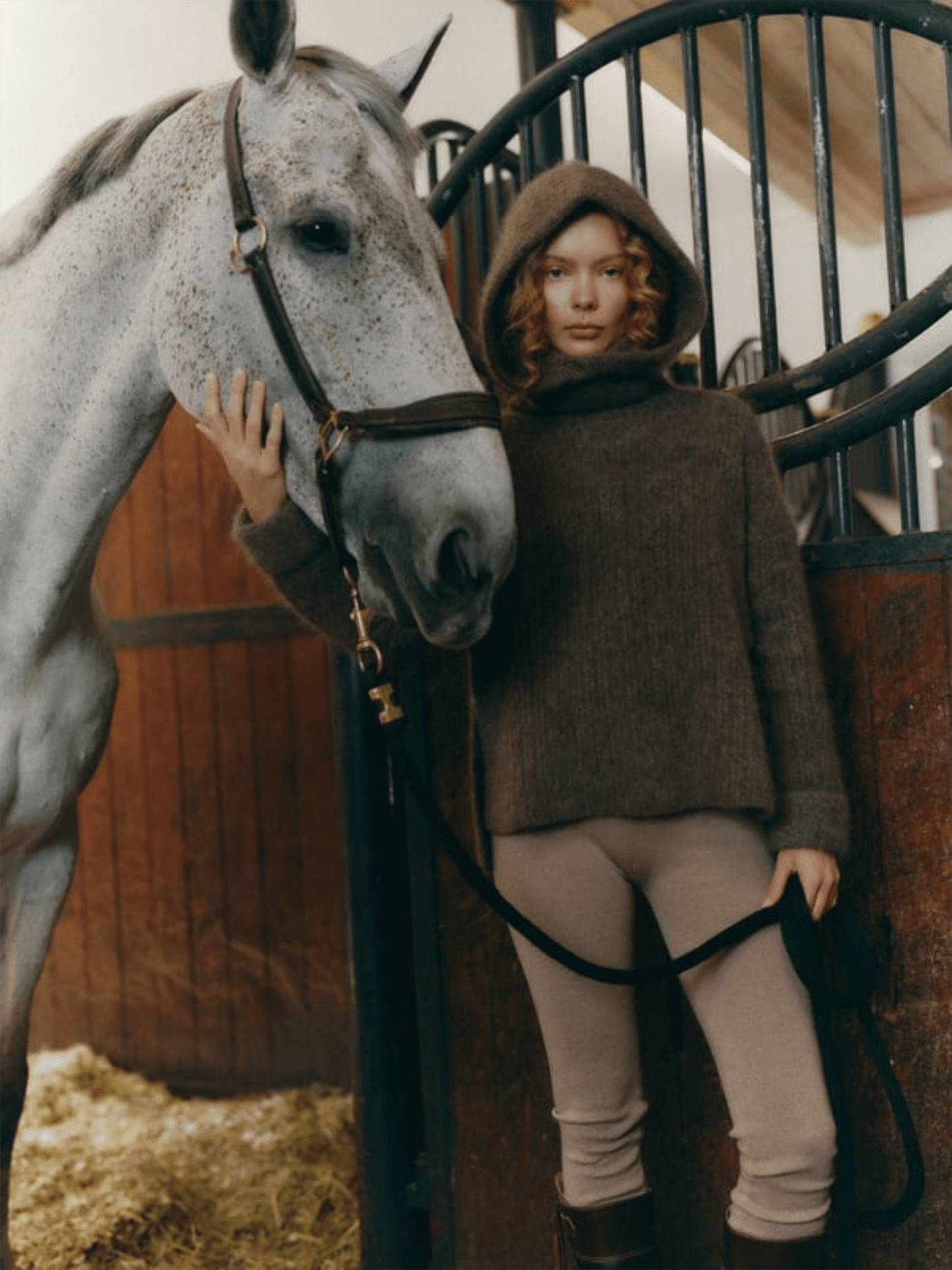 Kajsa Chunky Balaclava - Brown - at home
