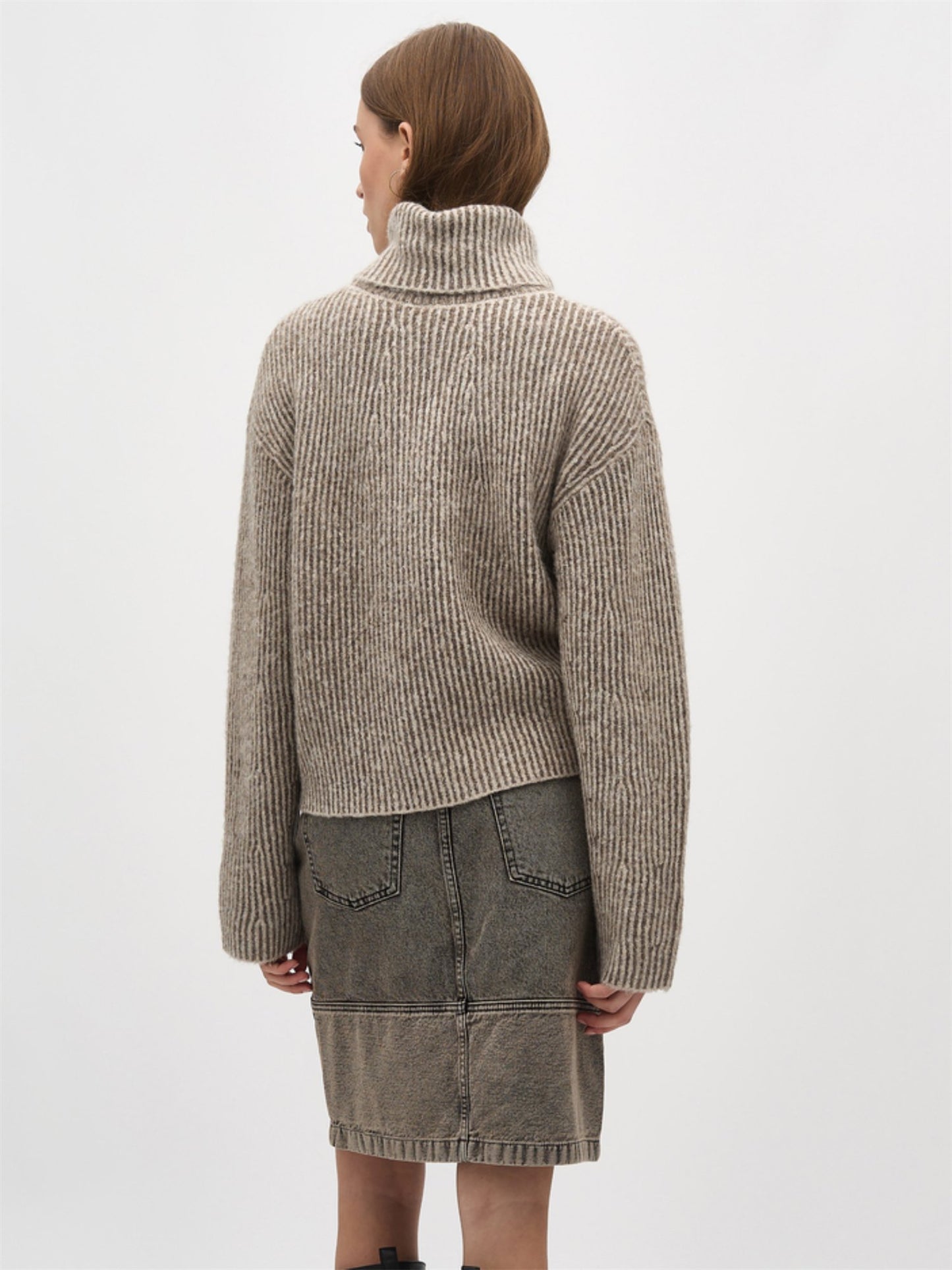 Kemina - M Knit - Taupe Oat Stripe - at home