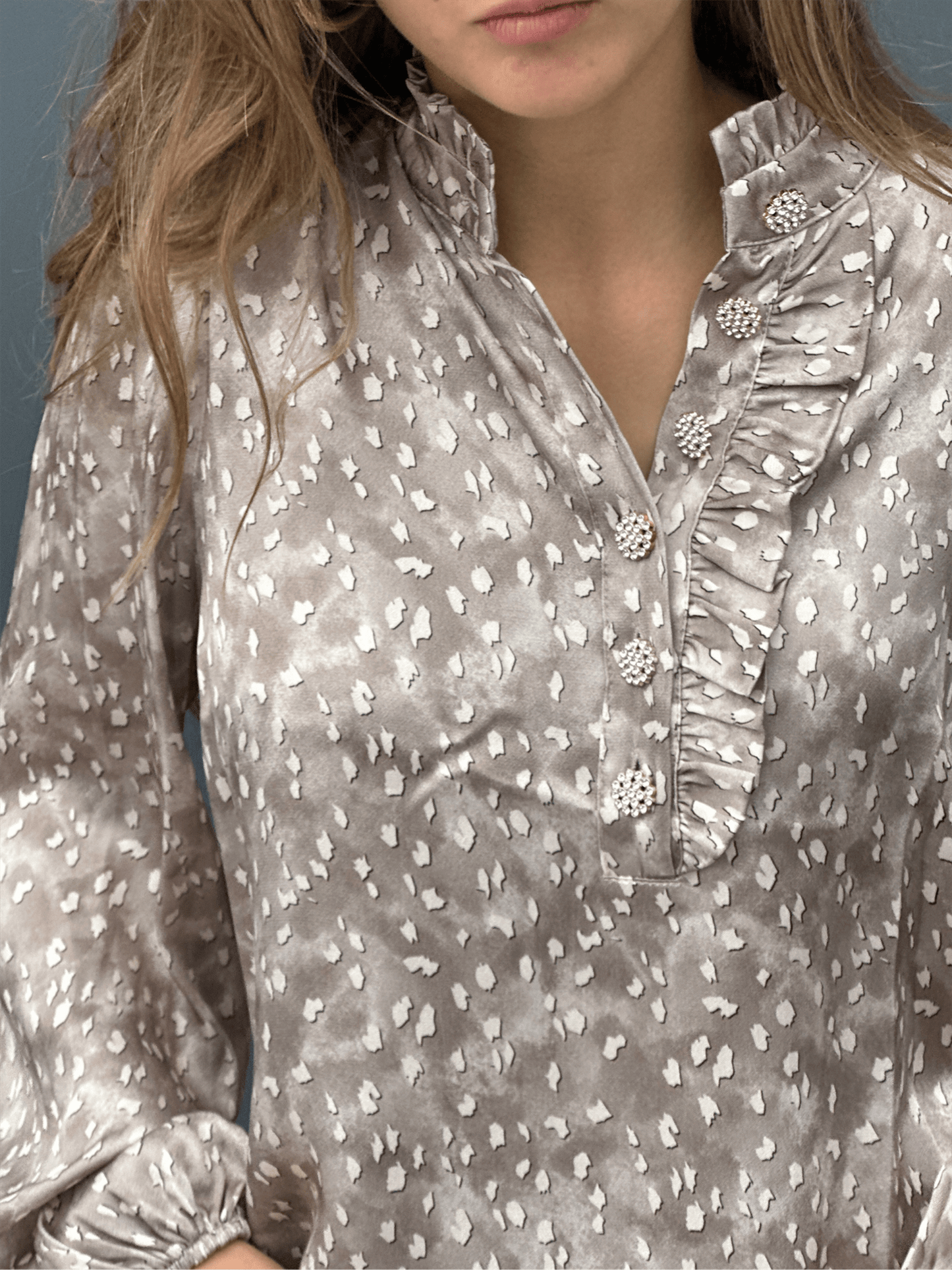 Print Sateng Blouse W/ Buttons - Beige - at home