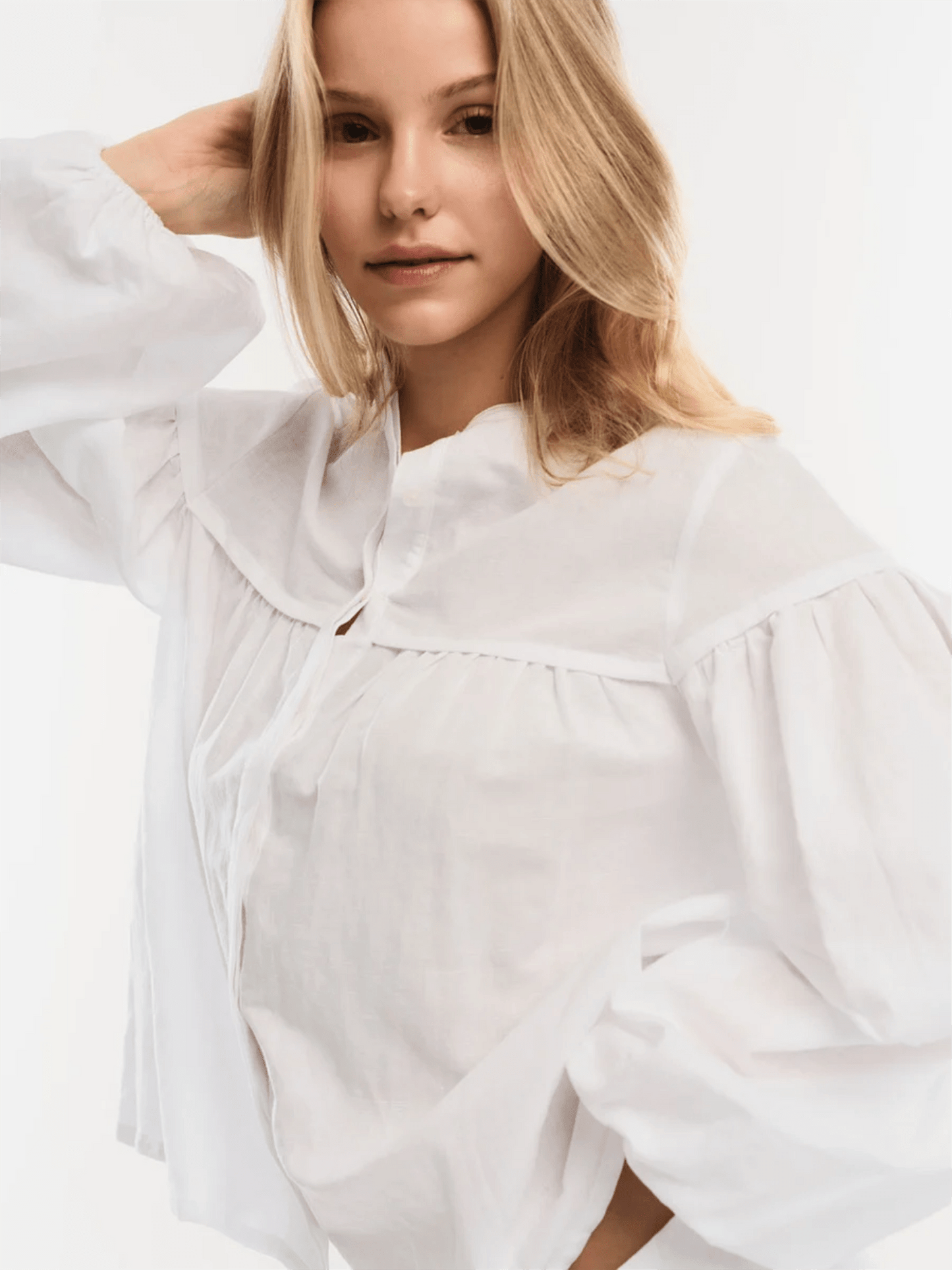 Stine Linen Shirt - White - at home