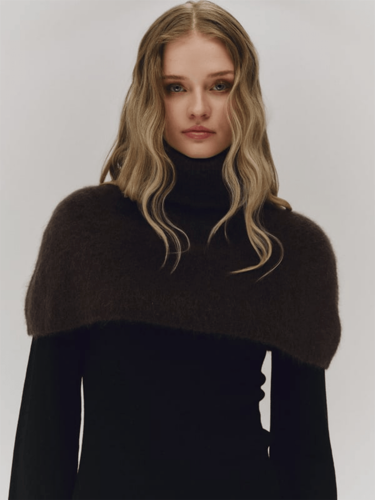 Sylvia Chunky Neck - Dark Brown - at home