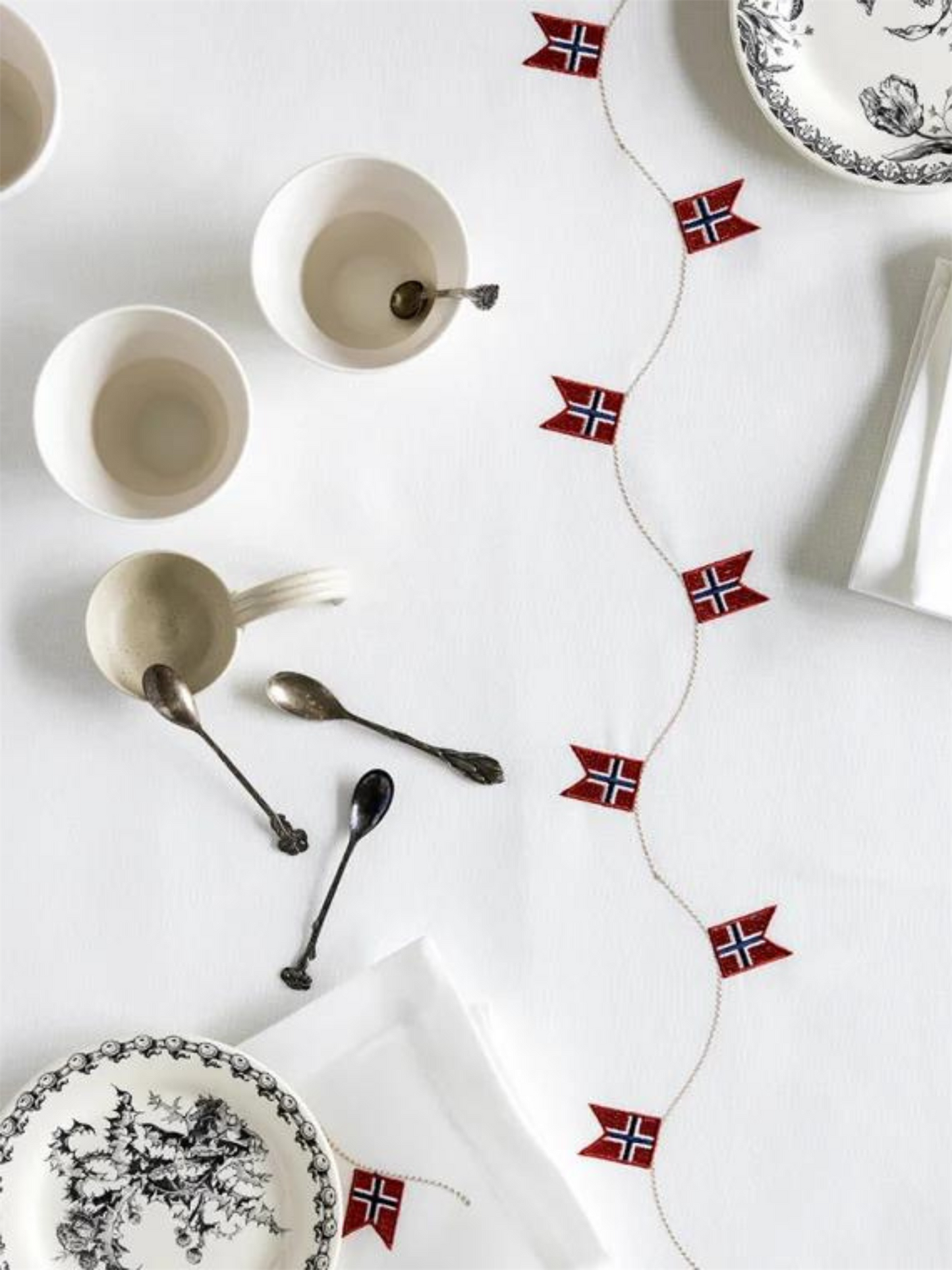 Duk med flagg (140x240cm)