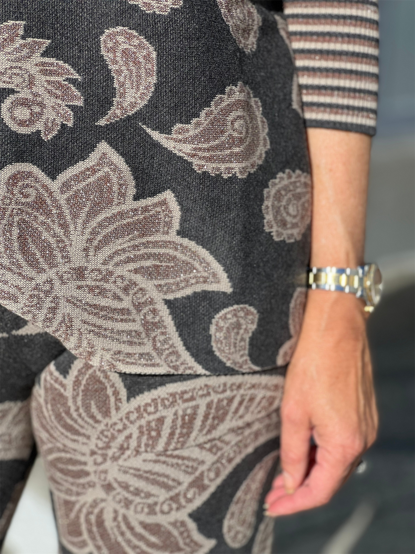 Paisley Mix Pullover - Paisley Mix