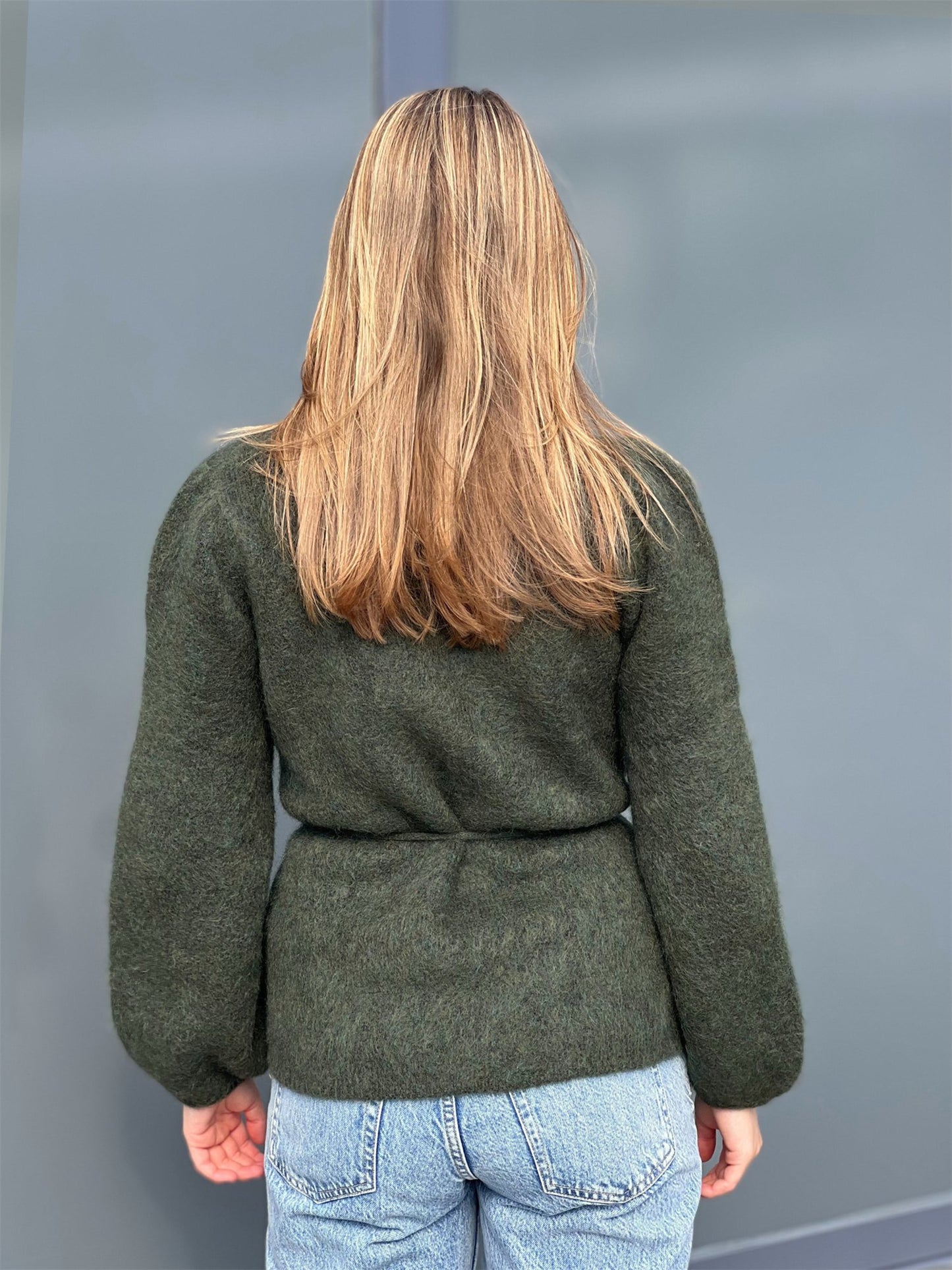 Fredrikke Chunky Cardigan - Army - at home