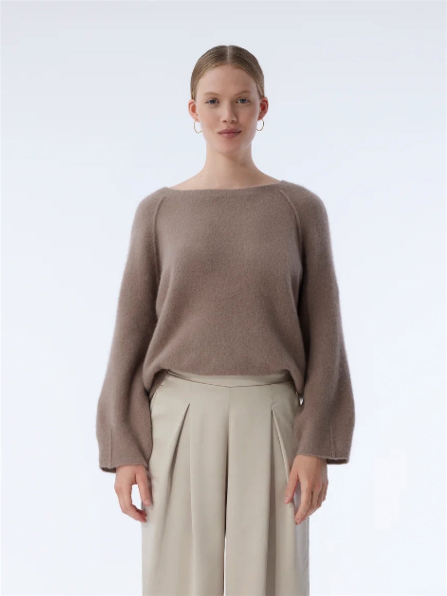Pam Pullover - Taupe - at home
