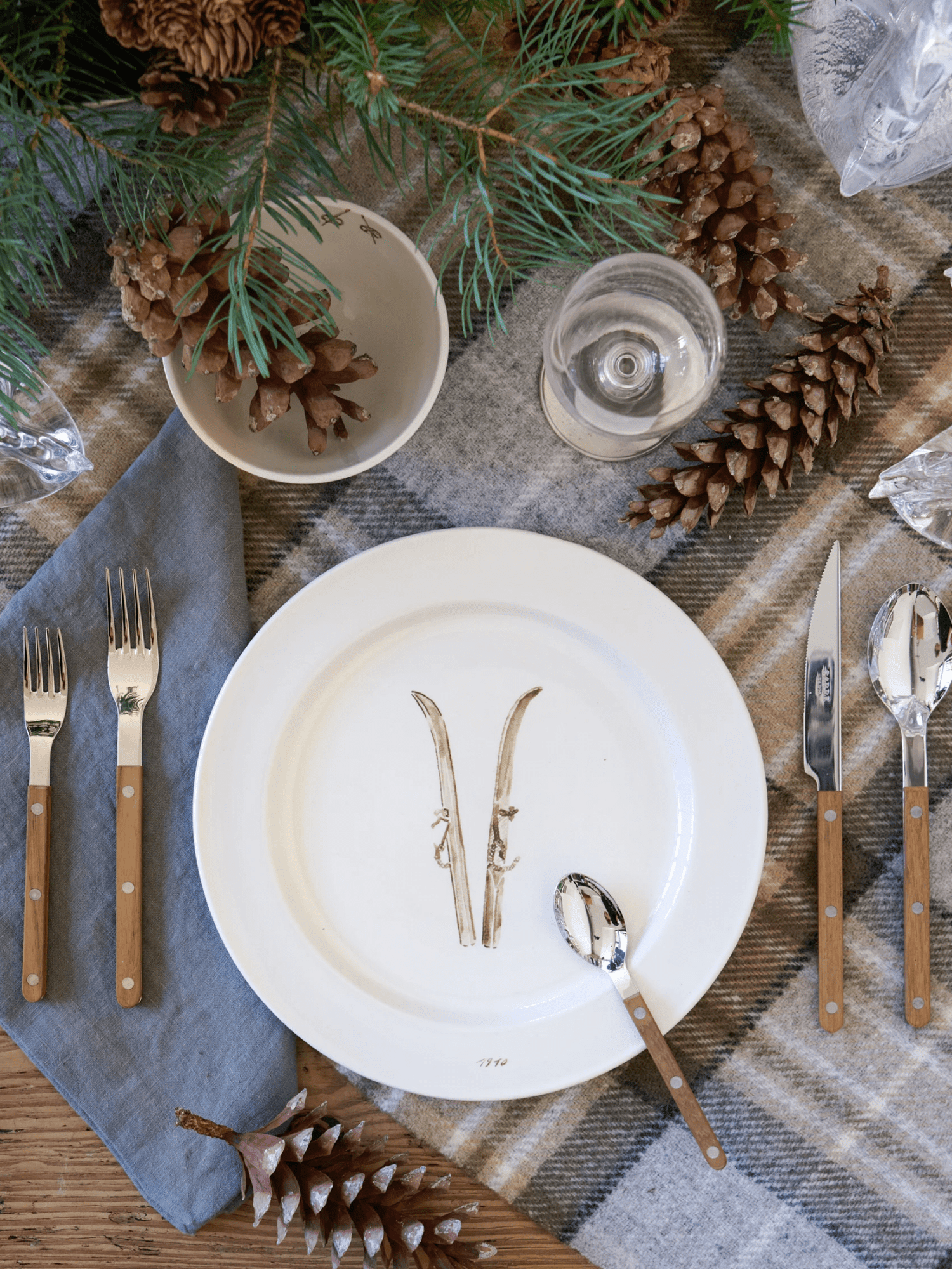 TRENDY NÅ: Skiserviset - at home