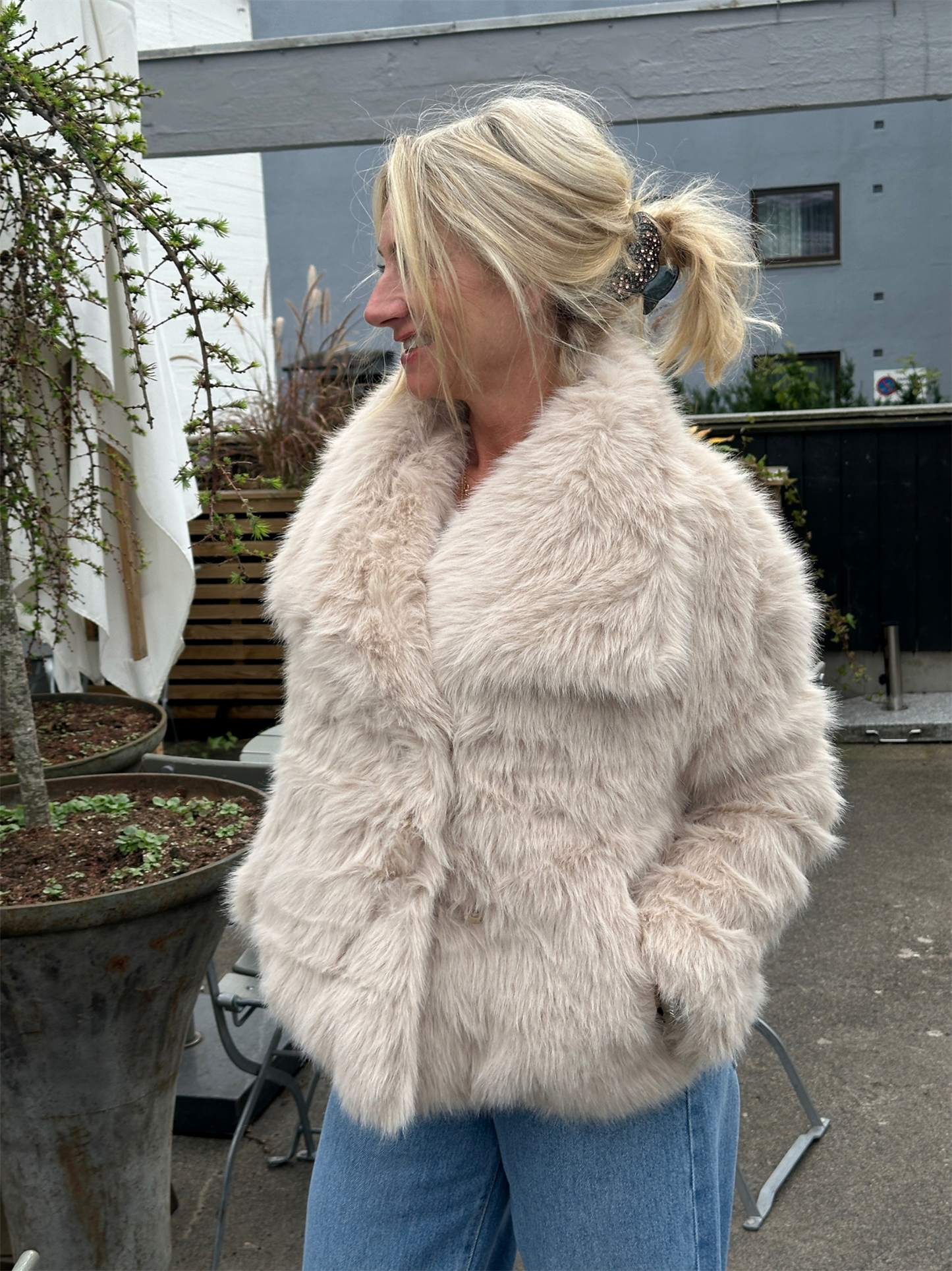 Large Collar Faux Fur Jacket - Beige