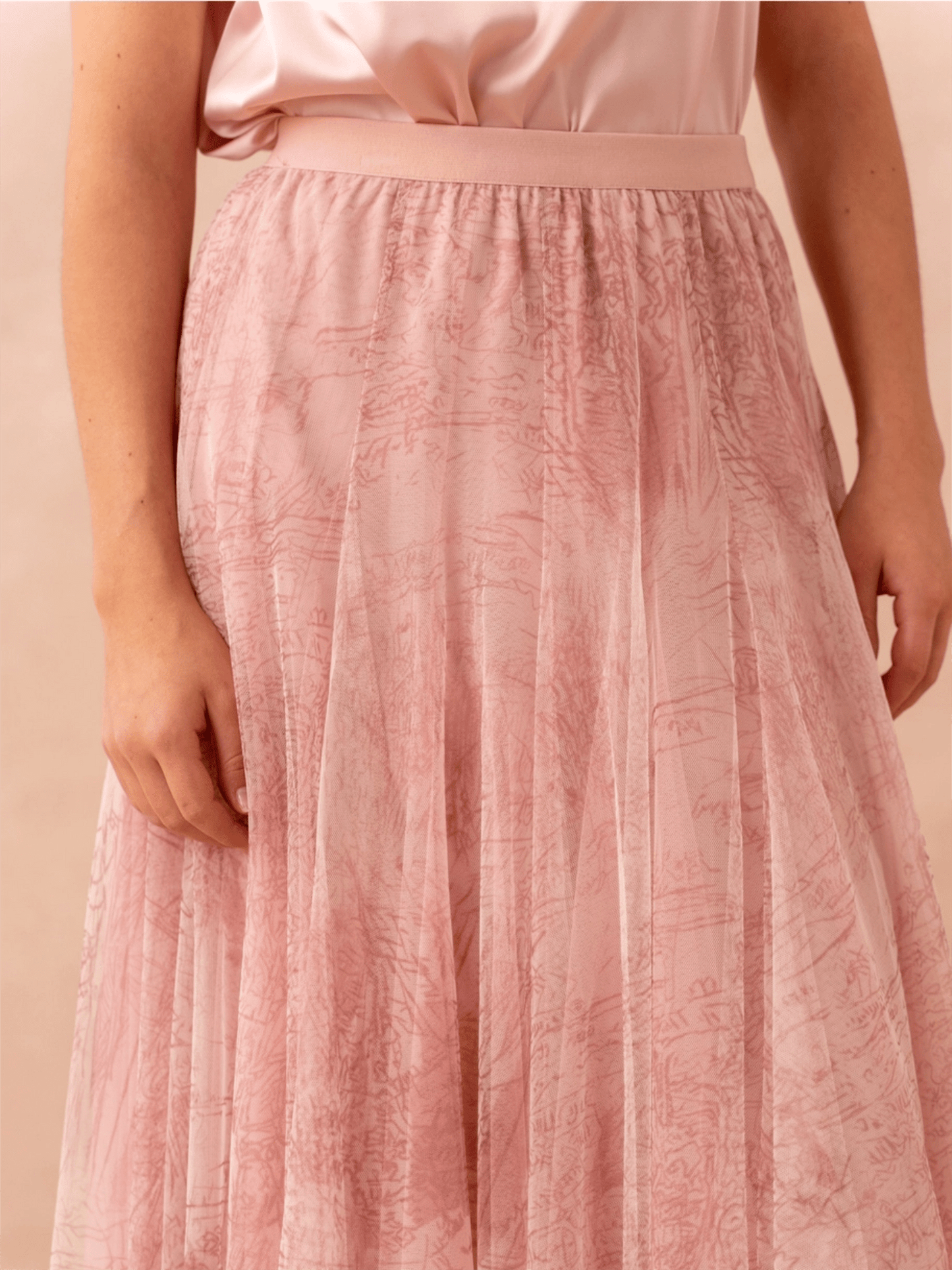 Amber Skirt - Pink - at home