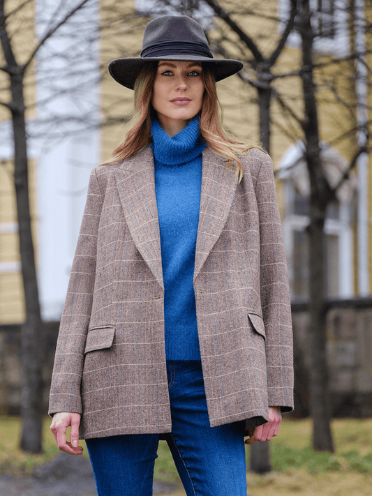 Ane Pullover - Shaded Blue - at home