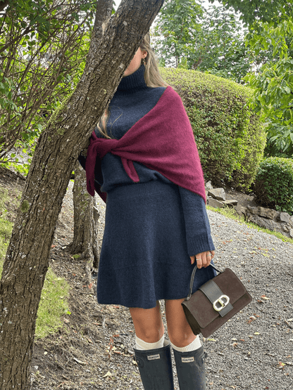 Betty Short Skirt - Navy - at home