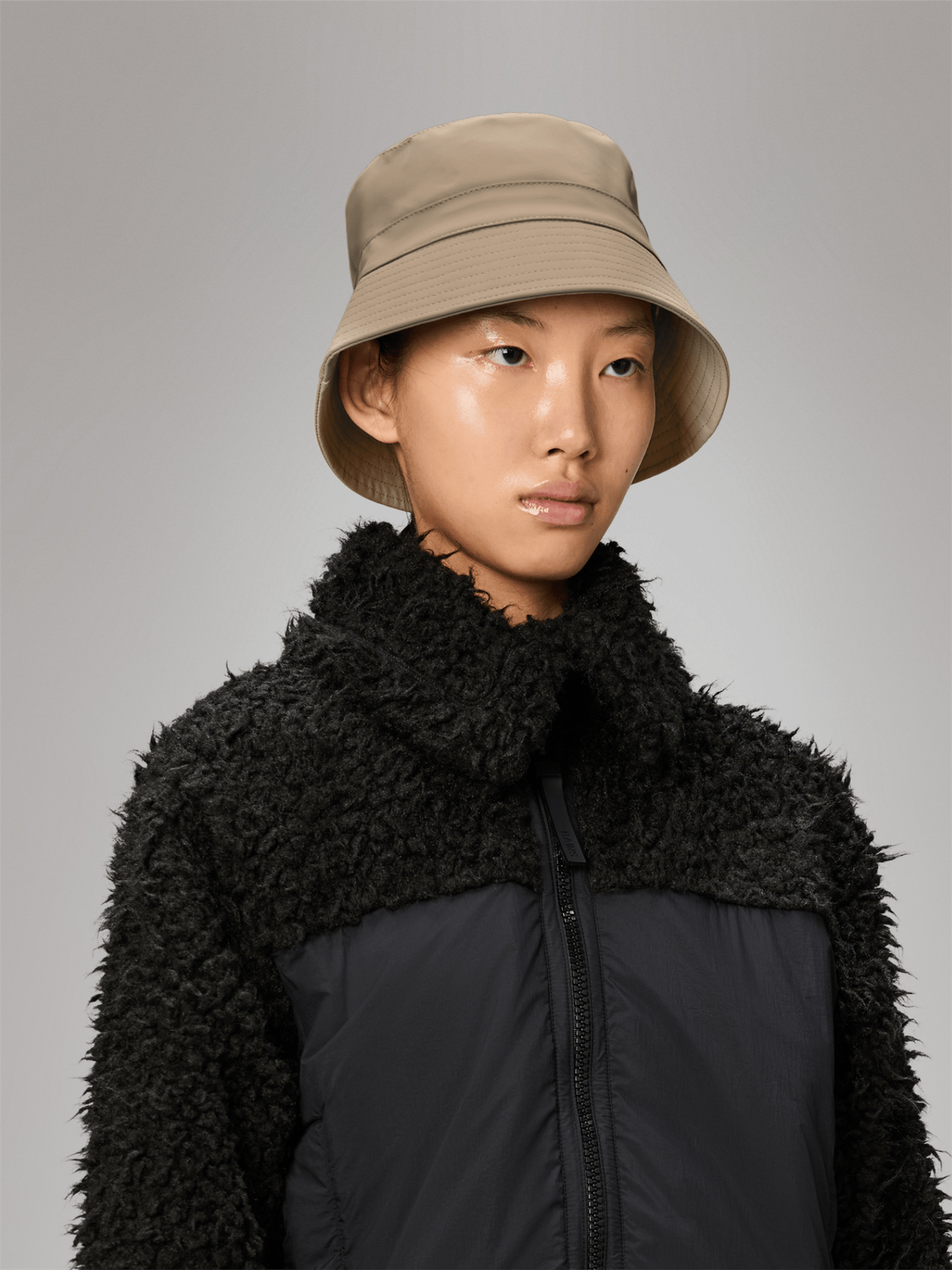 Bucket Hat W2 - Beige - at home