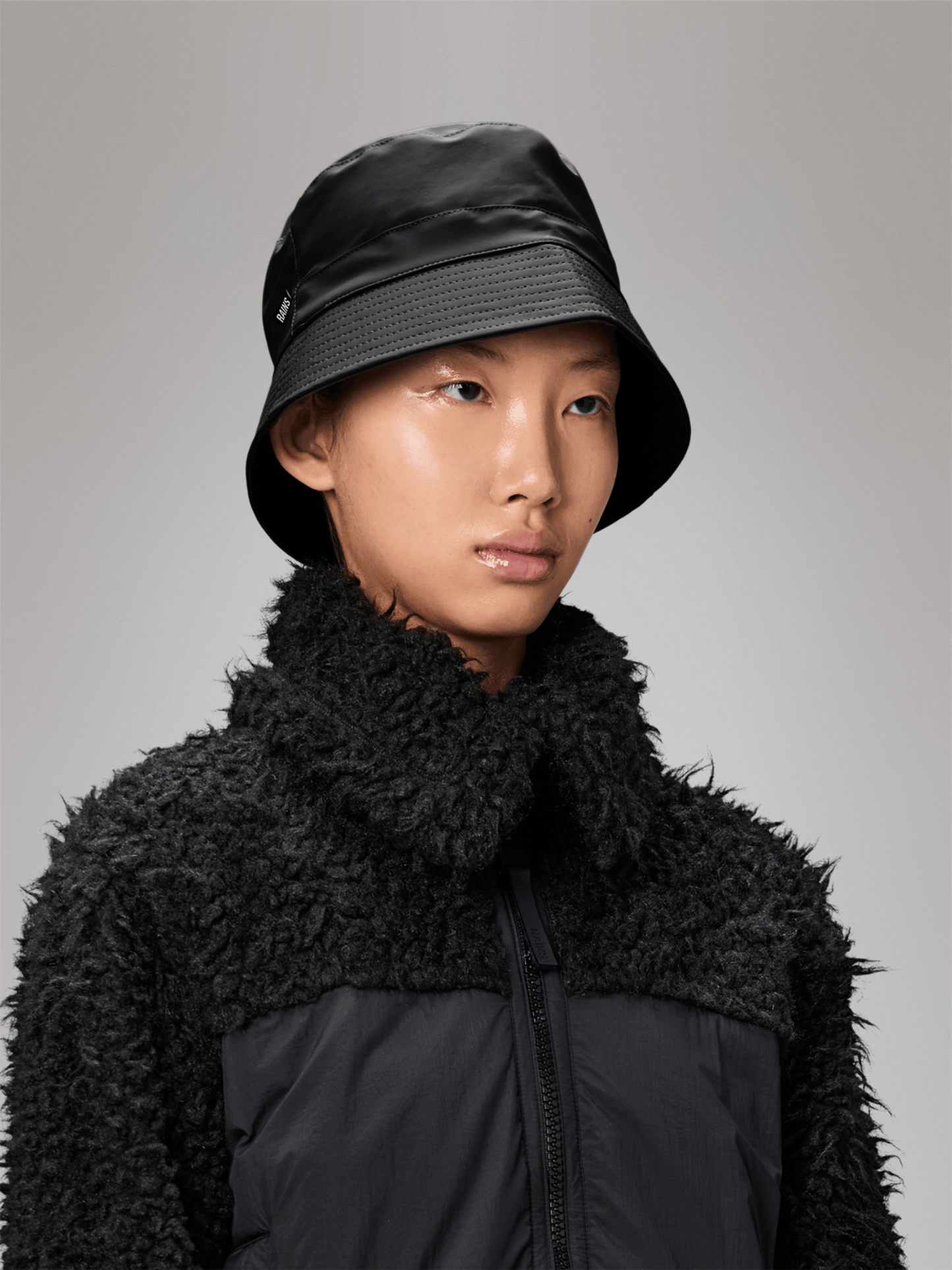Bucket Hat W2 - Black - at home