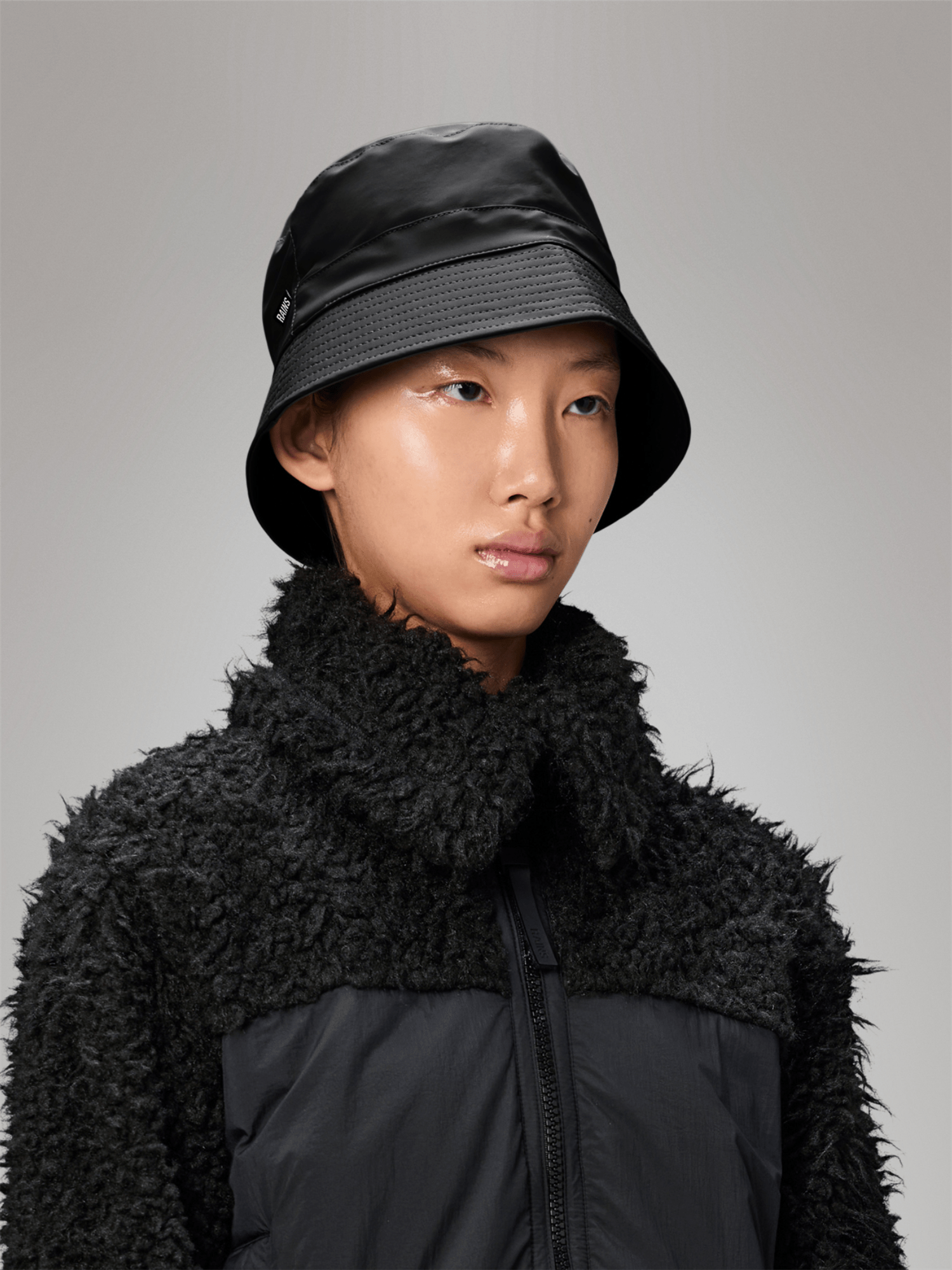 Bucket Hat W2 - Black - at home