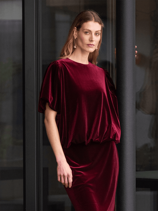 Cute Blouse - Burgundy - at home