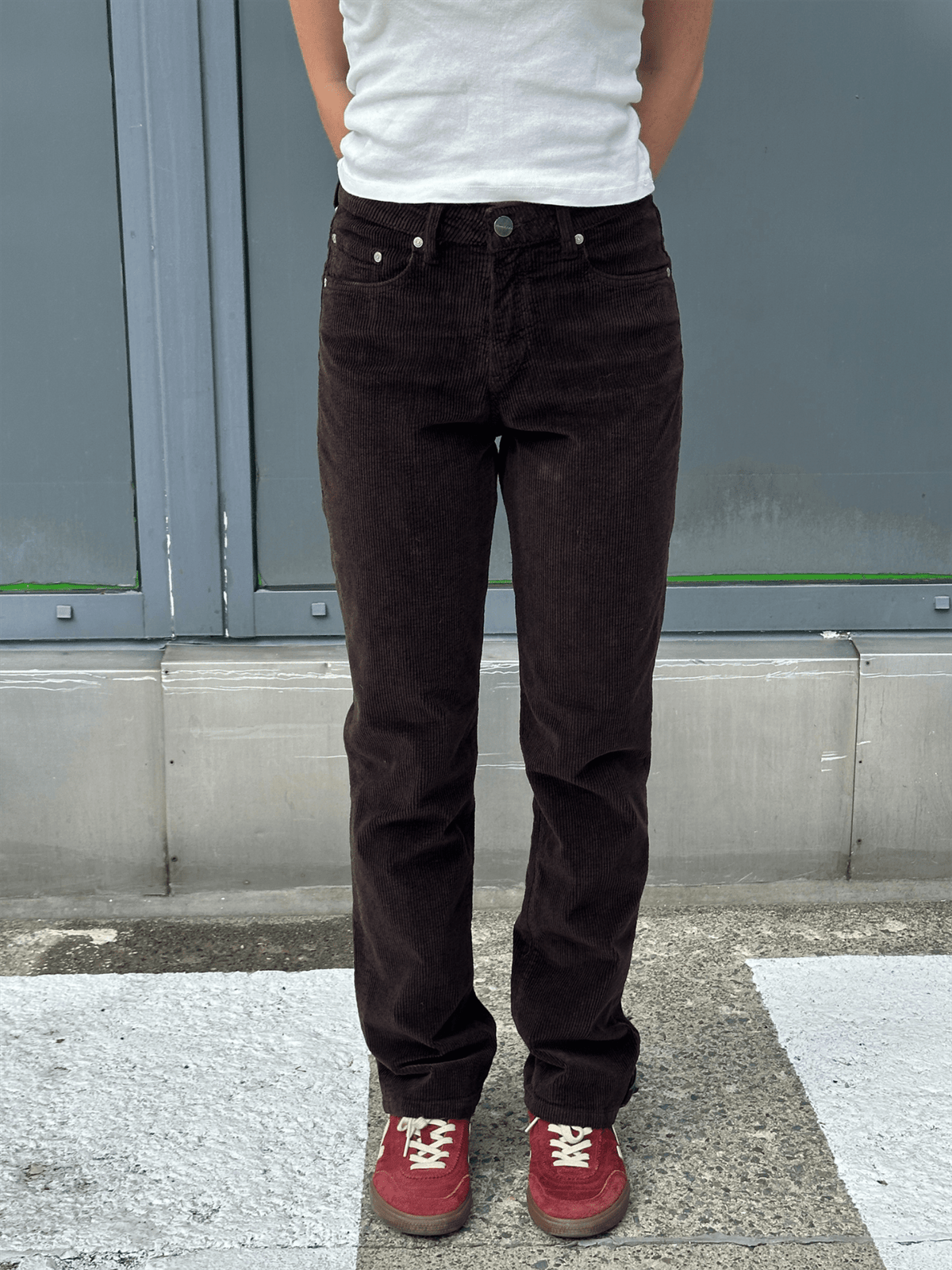 Dan Cord Jeans - Ebene - at home