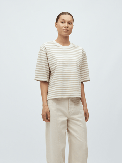 Emrys - M T-shirt - Island Fossil Stripe - at home