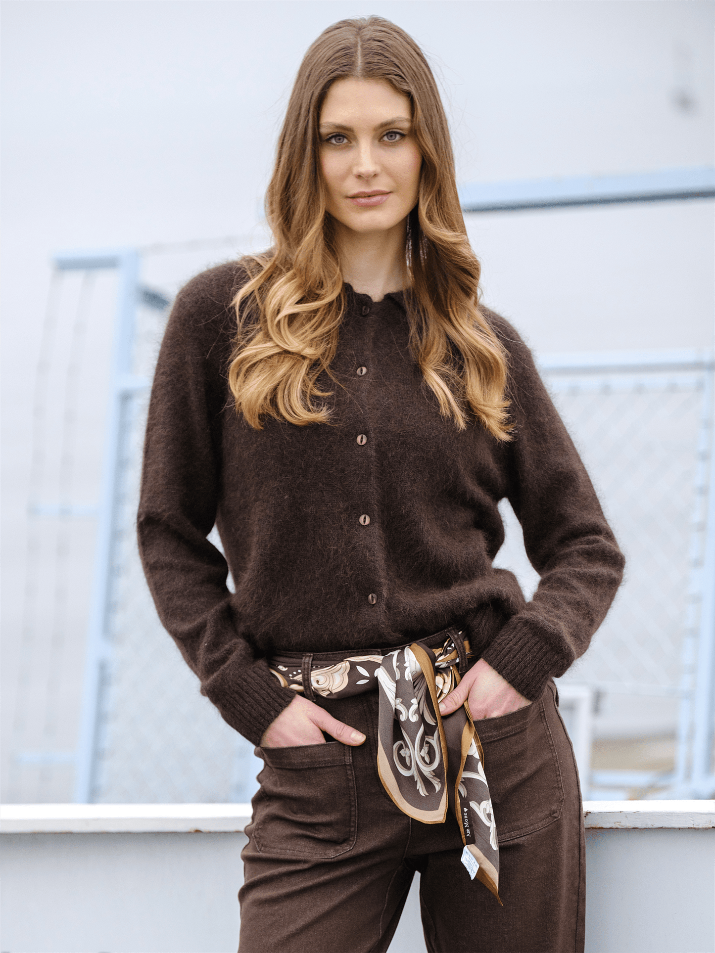 Eva Cardigan - Brown - at home