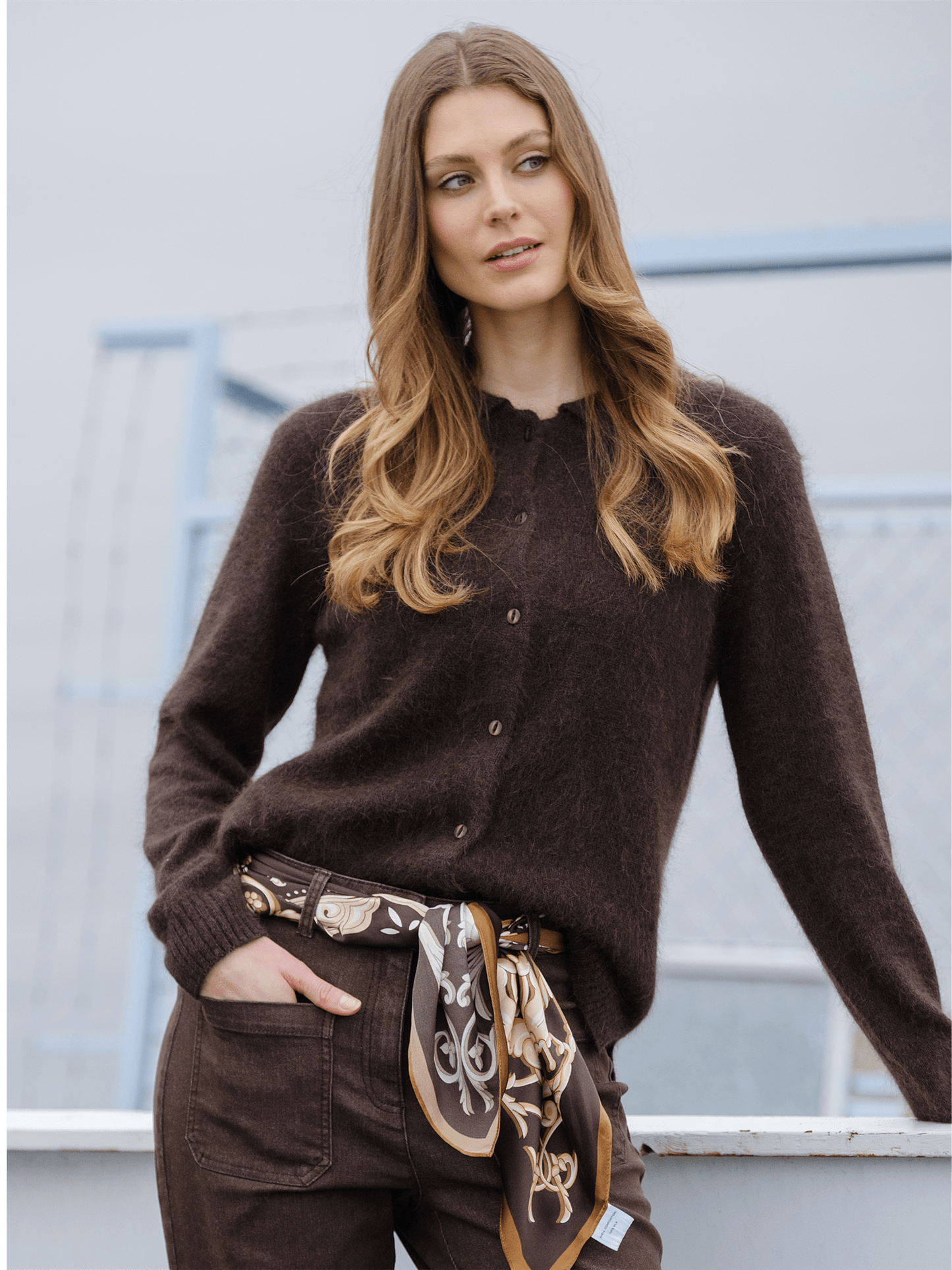 Eva Cardigan - Brown - at home