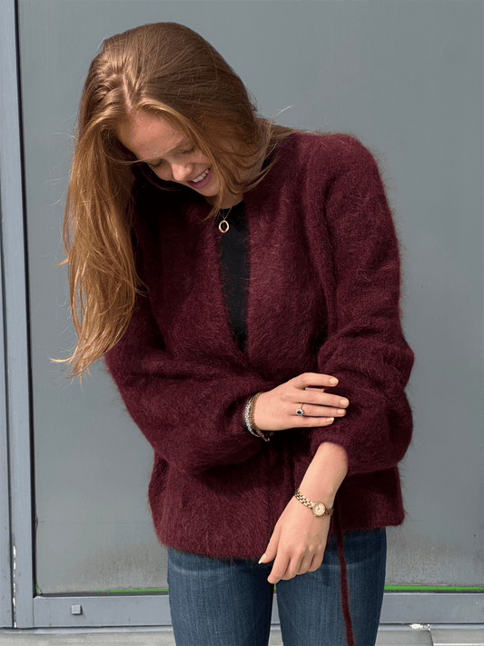 Fredrikke Chunky Cardigan - Oxblood - at home