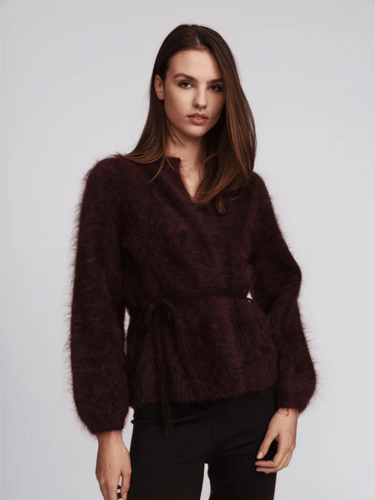 Fredrikke Chunky Cardigan - Oxblood - at home