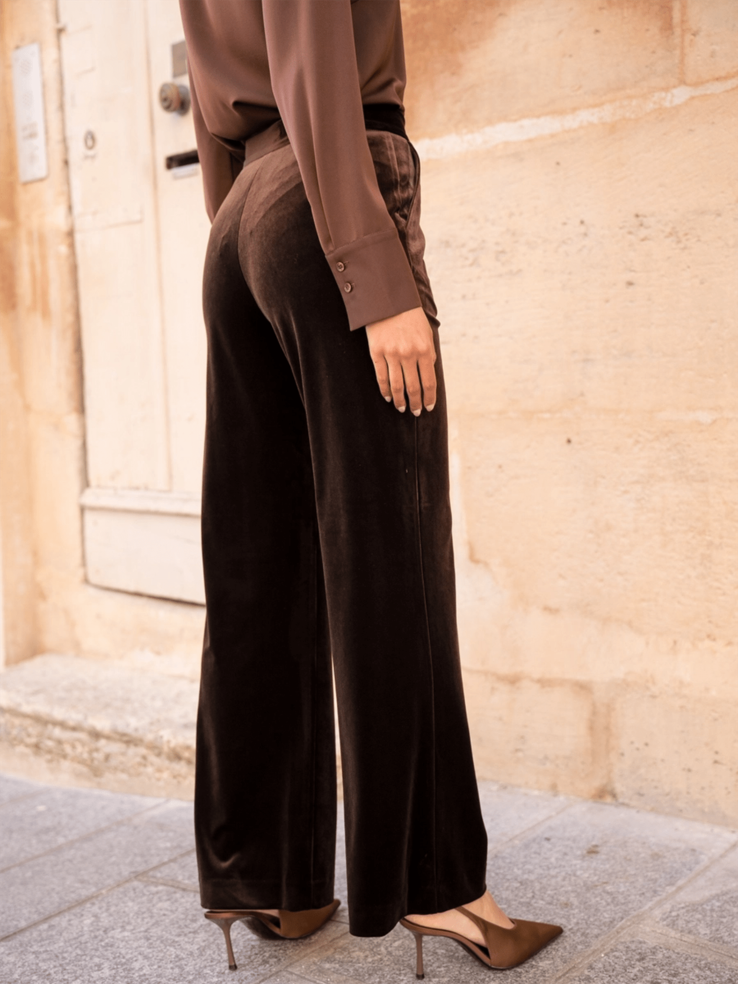 High - Waisted Straight - Cut Velvet Trousers - Choco - at home