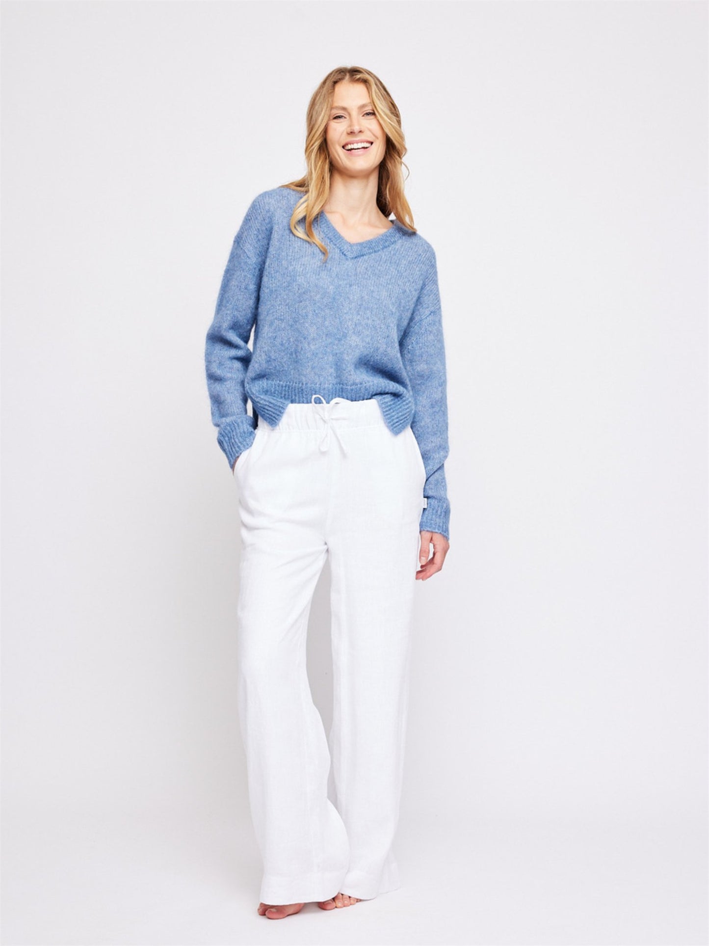 Immi Linen Pants - White - at home