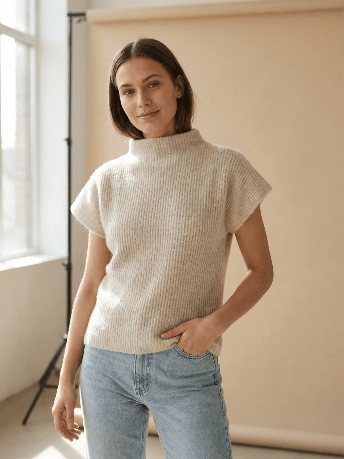 Isabelle Raccoon Pullover - Light Beige - at home