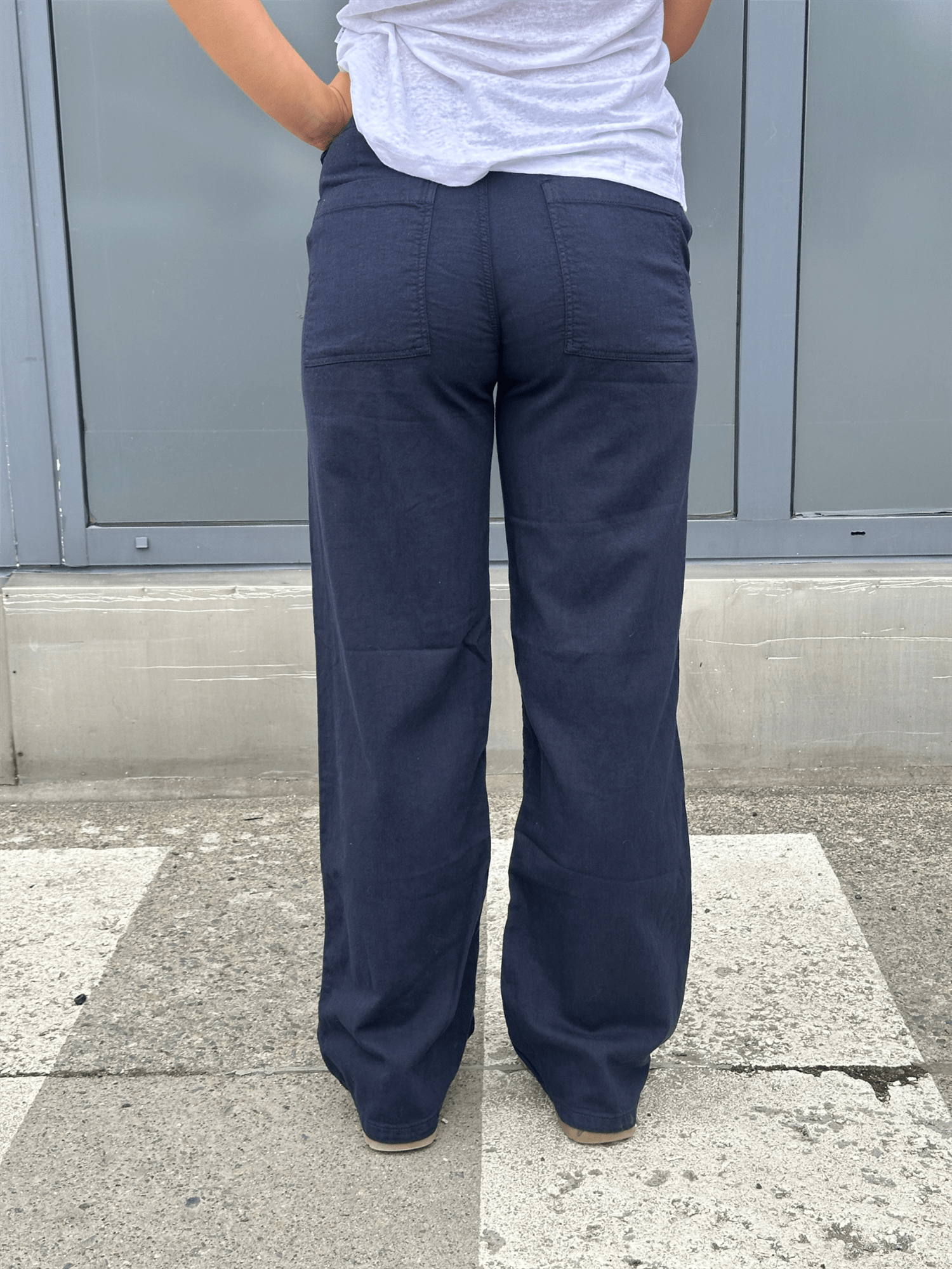 Isor Hybride Linbukse - Navy - at home