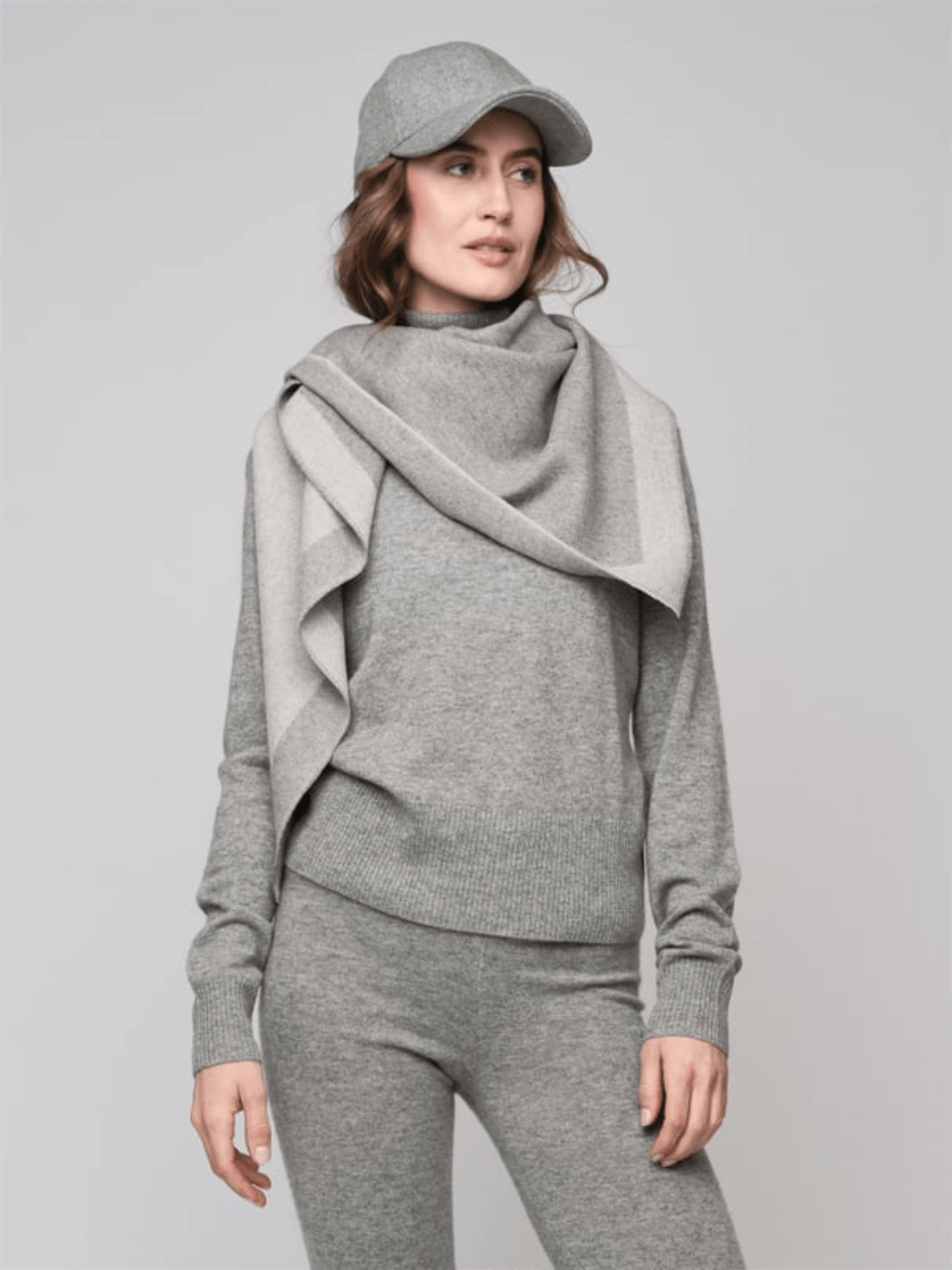 Julie Wool Cap - Light Grey - at home