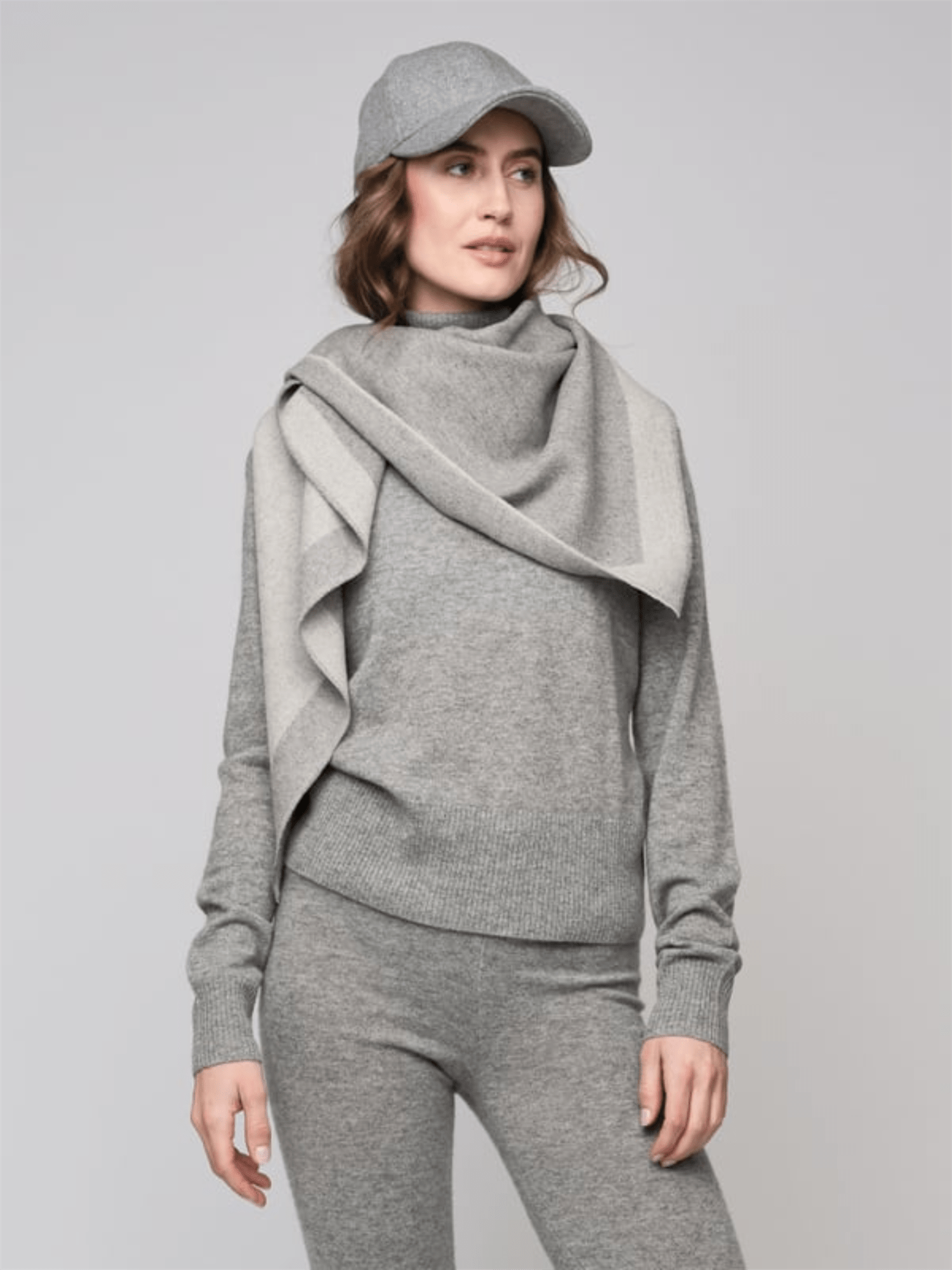 Julie Wool Cap - Light Grey - at home
