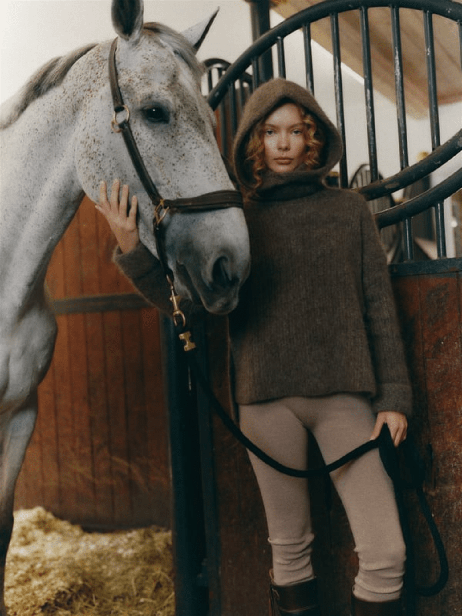 Kajsa Chunky Balaclava - Brown - at home