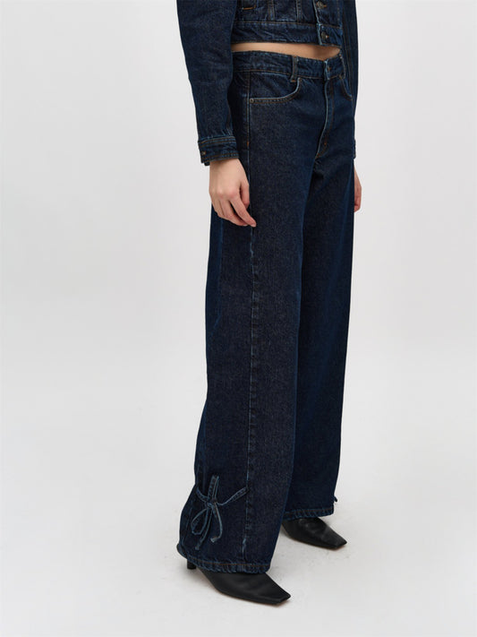 Katha - M Jeans - Middle Blue Wash - at home