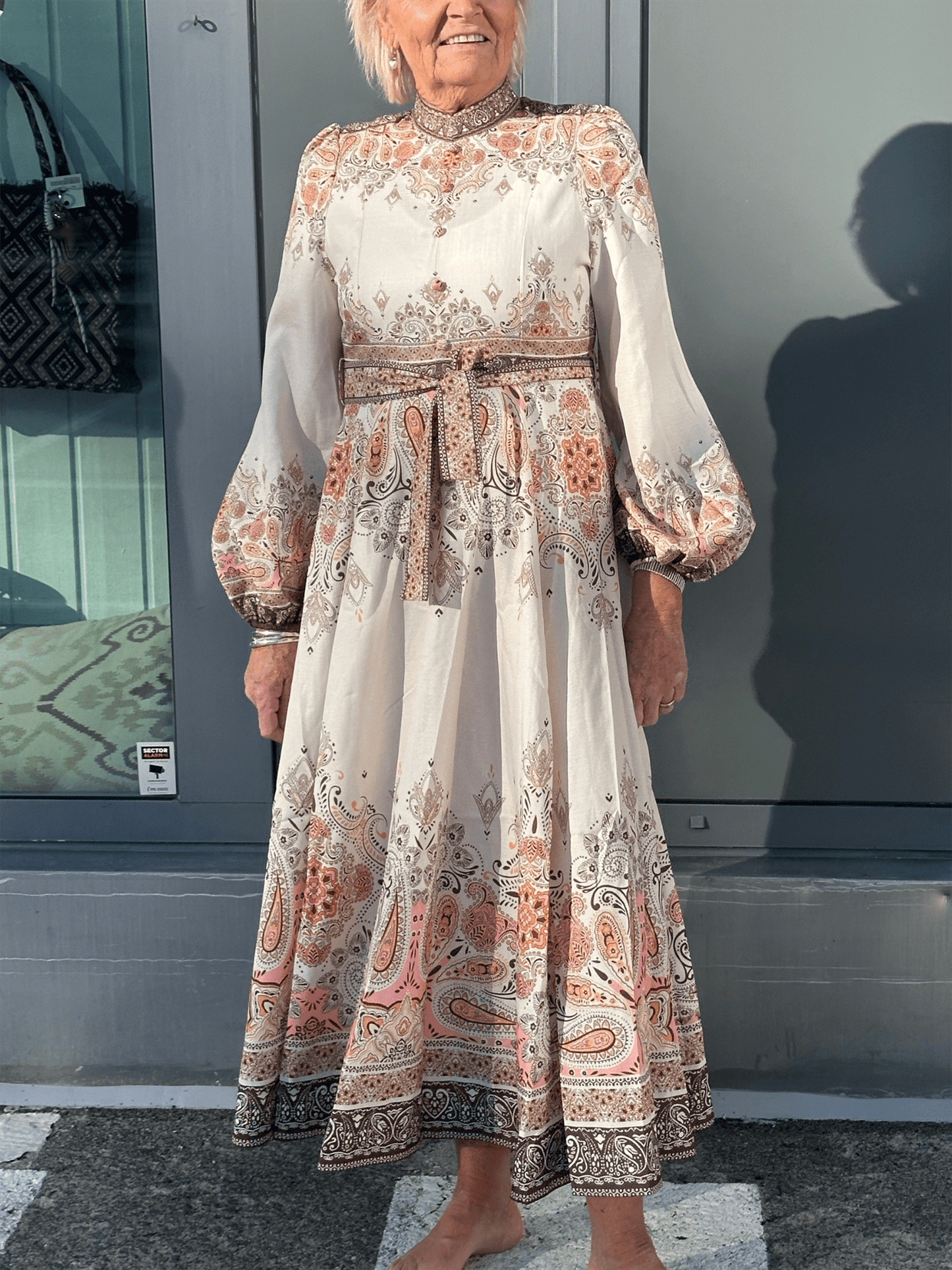 Kjole Louise - Beige - at home