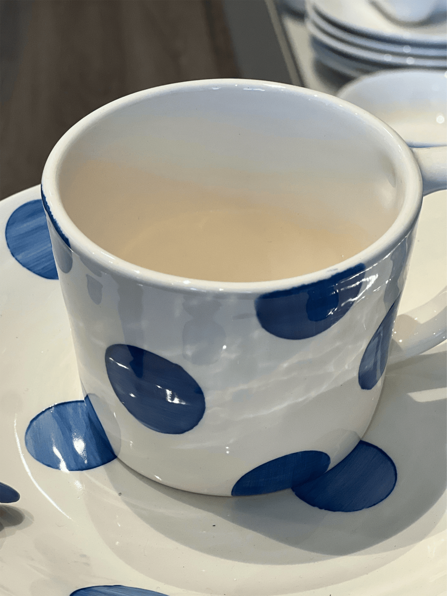 Kopp Cappuccino 35cl Capri - Blå Prikker - at home
