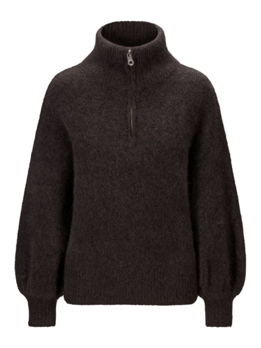 Li Chunky Sweater - Dark Brown - at home