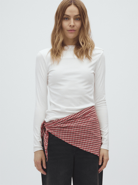 Merolda-M Scarf - Red Aura Check - at home