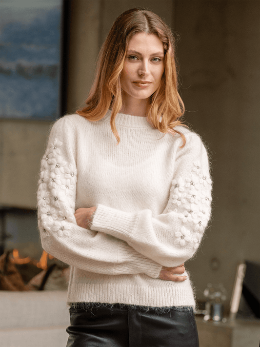 Mina Pullover - Offwhite - at home