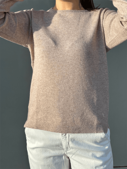 Selina Pure Cashmere Pullover - Nougat Melange - at home