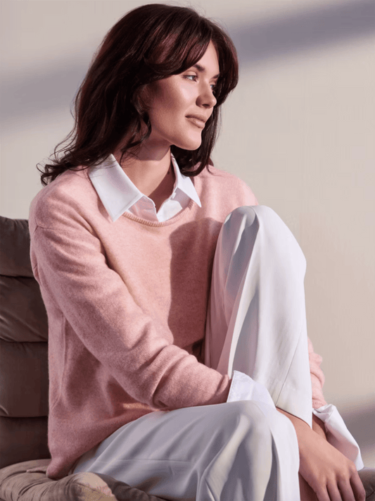 Selina Pure Cashmere Pullover - Quartz Pink Melange - at home