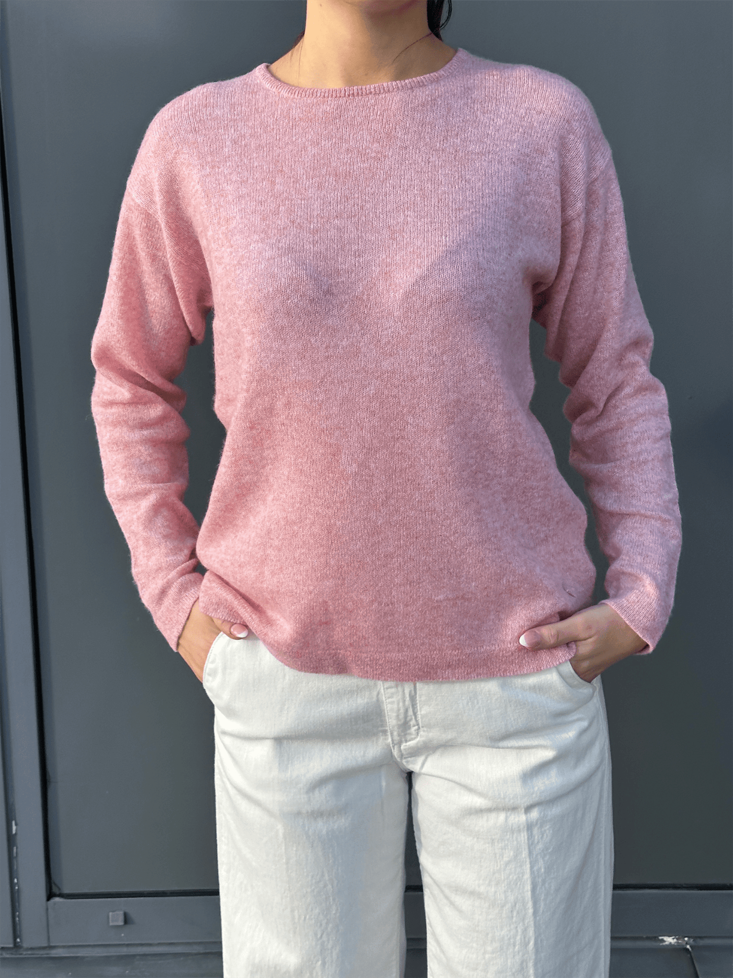 Selina Pure Cashmere Pullover - Quartz Pink Melange - at home