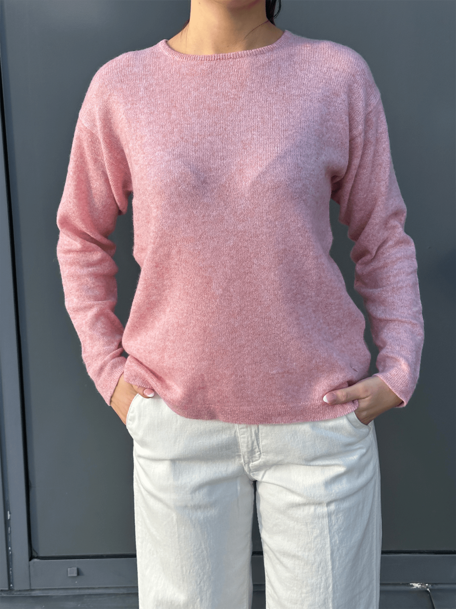Selina Pure Cashmere Pullover - Quartz Pink Melange - at home