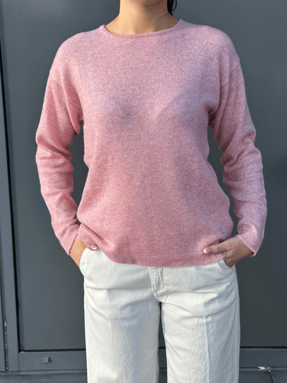Selina Pure Cashmere Pullover - Quartz Pink Melange - at home