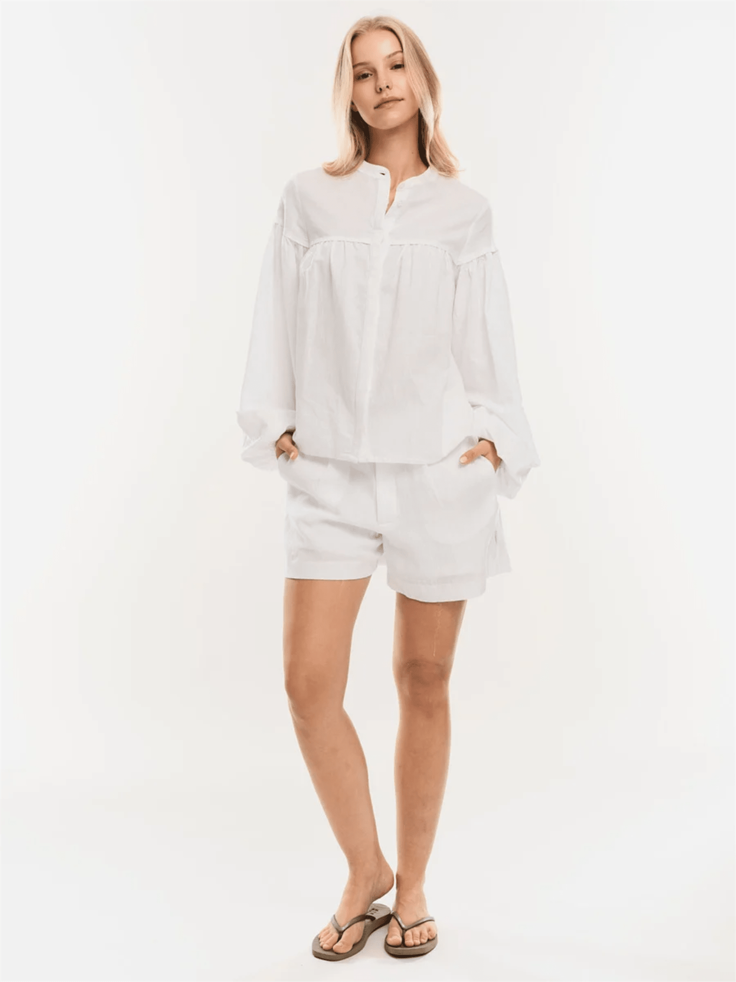 Stine Linen Shirt - White - at home